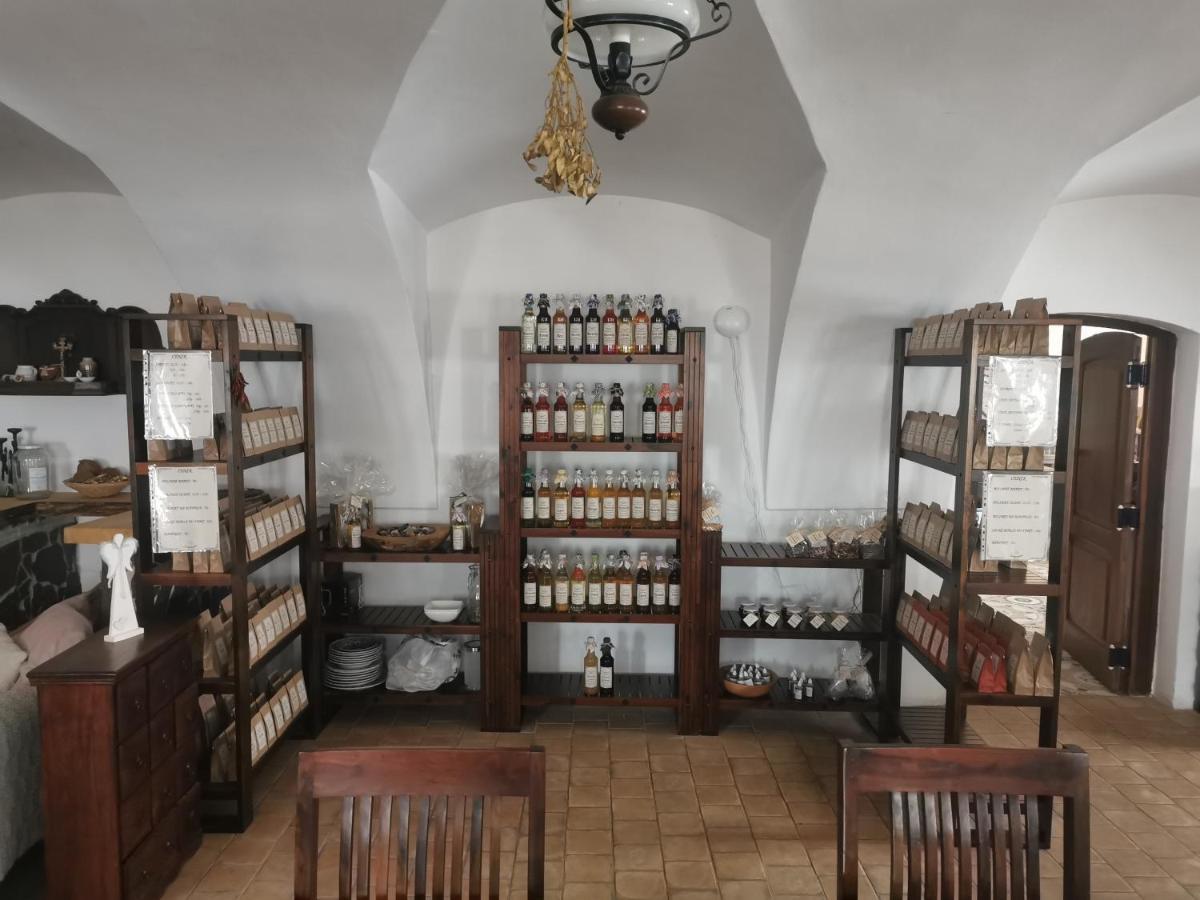Rodinna Farma Sedmikraska Снежне Экстерьер фото